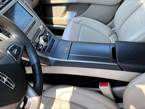Used 2020 Lincoln MKZ w/ Convenience Package FWD image 18
