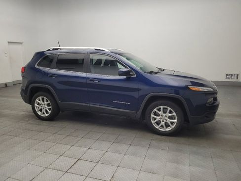 Used 2018 Jeep Cherokee Latitude FWD image 11