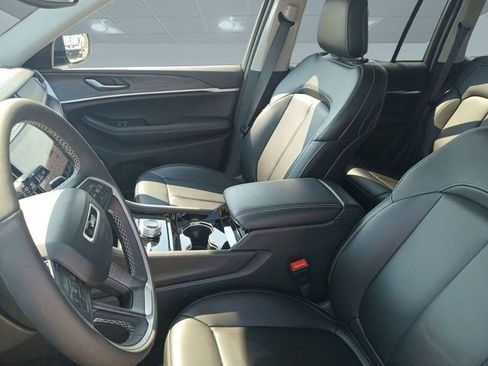 New 2023 Jeep Grand Cherokee Limited image 19