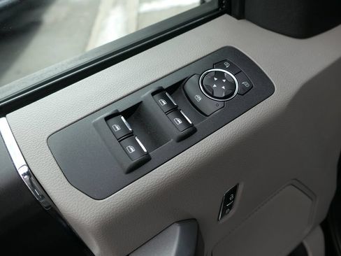 Used 2016 Ford F150 XLT RWD image 16
