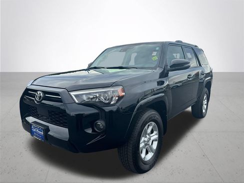 Used 2023 Toyota 4Runner SR5 Premium w/ Moonroof Package AWD/4WD image 2
