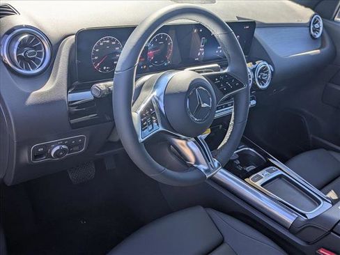 New 2026 Mercedes-Benz GLA 250 image 3