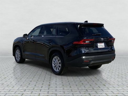 Certified 2025 Toyota Grand Highlander XLE image 4