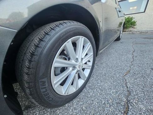 Used 2012 Toyota Camry XLE FWD image 25