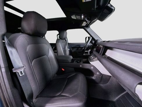 Certified 2023 Land Rover Defender 110 X-Dynamic SE AWD/4WD image 30