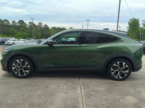 Used 2025 Ford Mustang Mach-E Select AWD/4WD image 4
