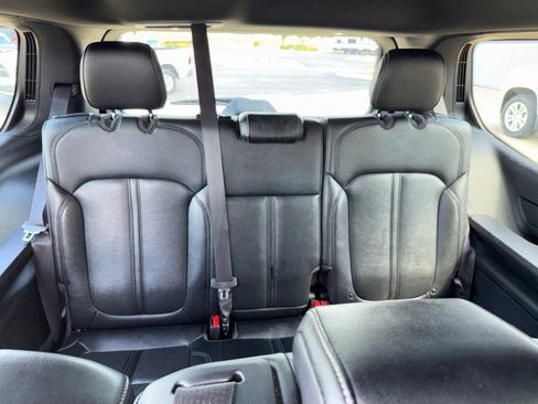 Used 2024 Jeep Wagoneer Series II w/ Flexible Seating Group image 18