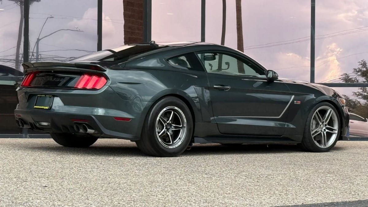 Used 2016 Ford Mustang GT Premium w/ Equipment Group 401A RWD image 12
