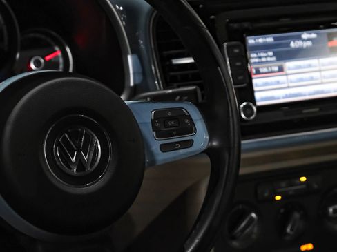 Used 2014 Volkswagen Beetle 1.8T FWD image 28