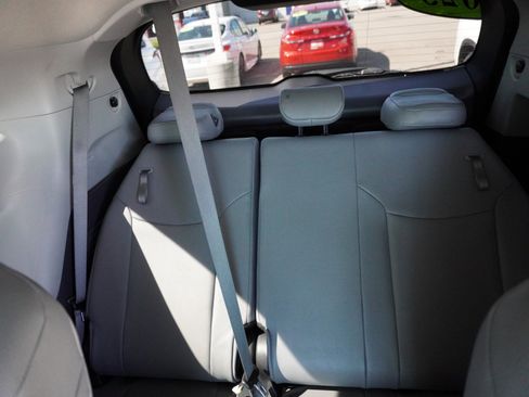 Used 2023 Toyota Sienna XLE image 14