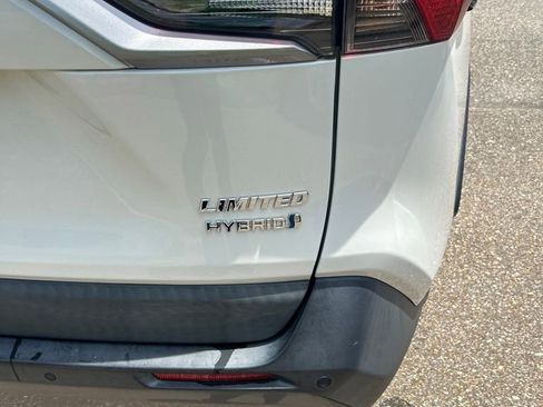 Used 2019 Toyota RAV4 Limited AWD/4WD image 5