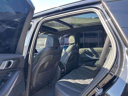 Used 2023 BMW X5 xDrive40i w/ M Sport Package AWD/4WD image 12
