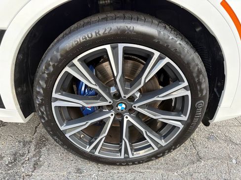 Used 2022 BMW X7 M50i AWD/4WD image 9