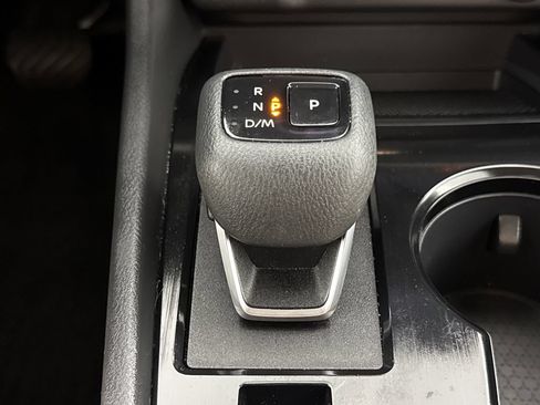 Used 2022 Nissan Rogue SV FWD image 18