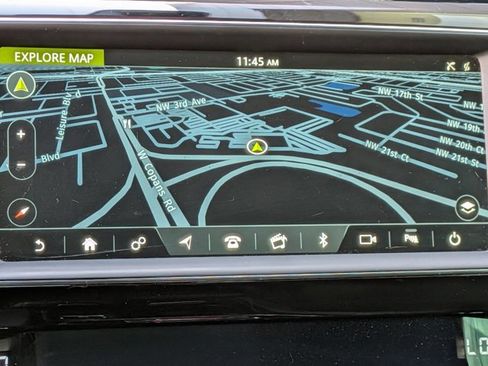 Used 2020 Jaguar F-PACE Premium image 12