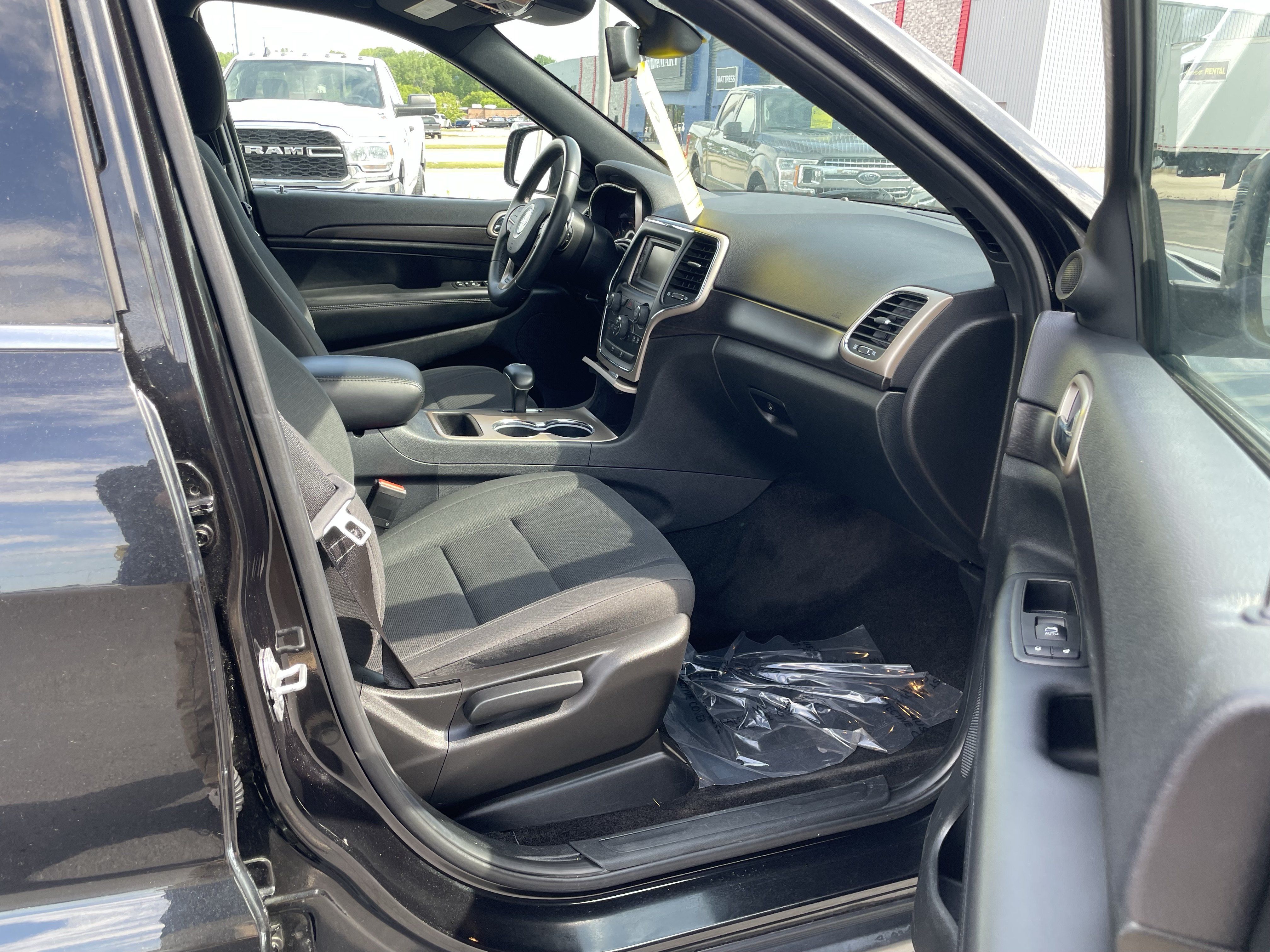 Used 2015 Jeep Grand Cherokee Laredo w/ Quick Order Package 23E AWD/4WD image 26