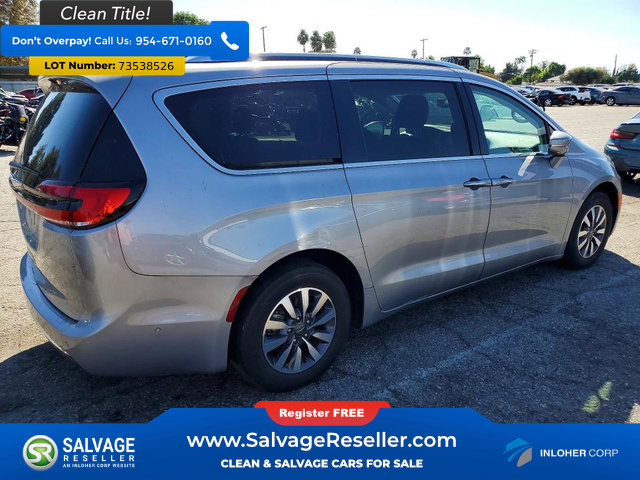 Used 2021 Chrysler Pacifica Touring-L w/ Premium & Safety Sphere Group FWD image 4
