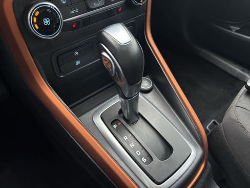 Used 2021 Ford EcoSport SE w/ SE Convenience Package image 14