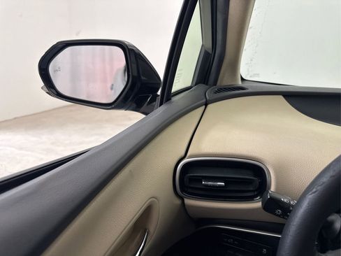 Used 2016 Toyota Prius Four image 22