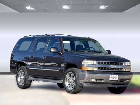 Used 2005 Chevrolet Suburban LS w/ Cargo Package image 6