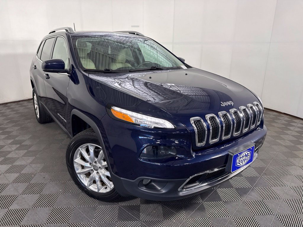 Used 2016 Jeep Cherokee Limited AWD/4WD image 2