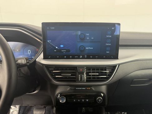 Certified 2025 Ford Escape Platinum AWD/4WD image 19