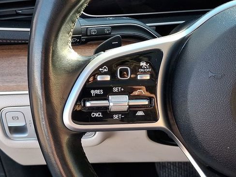 Used 2021 Mercedes-Benz GLS 450 4MATIC image 27