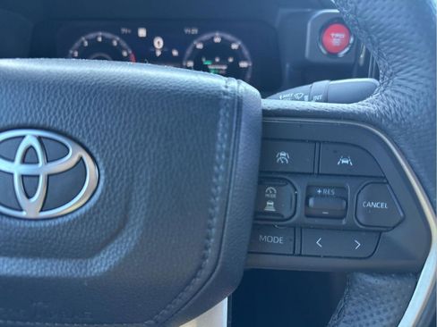 Used 2025 Toyota Tacoma TRD Sport image 17