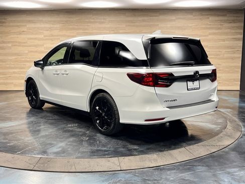 Used 2024 Honda Odyssey Sport image 11