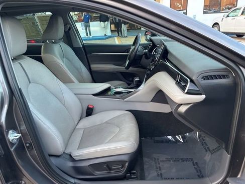 Used 2023 Toyota Camry XLE image 25