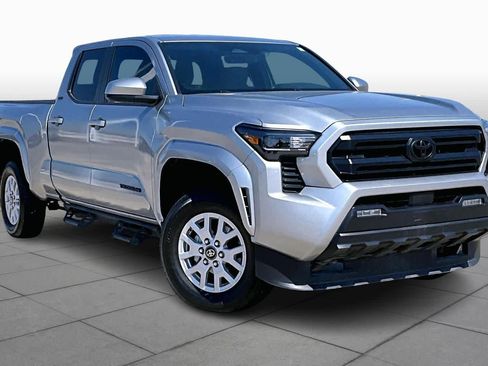 Certified 2024 Toyota Tacoma SR5 image 3