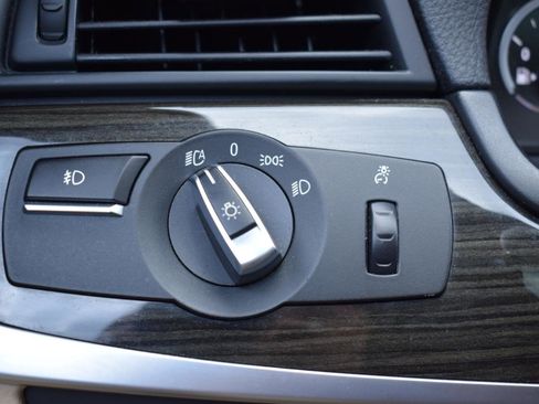 Used 2015 BMW 528i xDrive Sedan AWD/4WD image 22