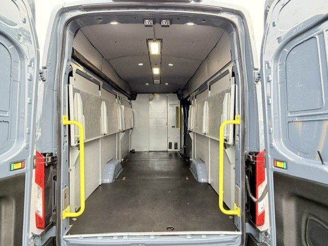 Used 2020 Ford Transit 250 148 High Roof Extended RWD image 11