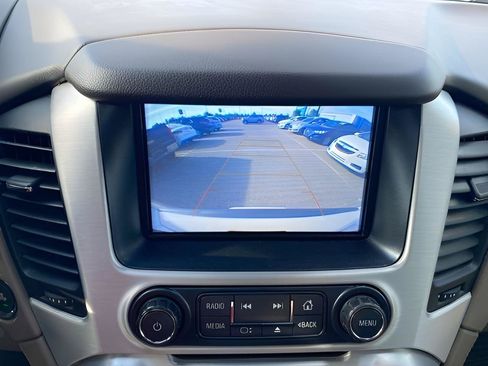 Used 2019 GMC Yukon SLT w/ Premium Edition AWD/4WD image 34