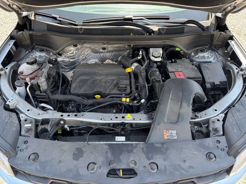 Used 2025 Chevrolet Trax LT w/ LT Convenience Package FWD image 32
