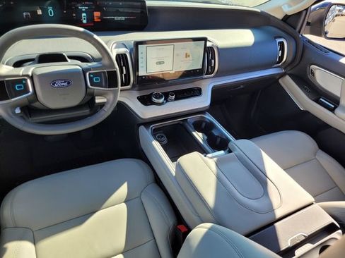 New 2026 Ford Expedition Active RWD image 7