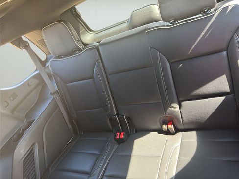 Used 2024 GMC Yukon SLT image 30