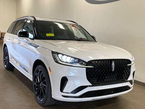 New 2026 Lincoln Aviator Reserve w/ Jet Appearance Package image 2