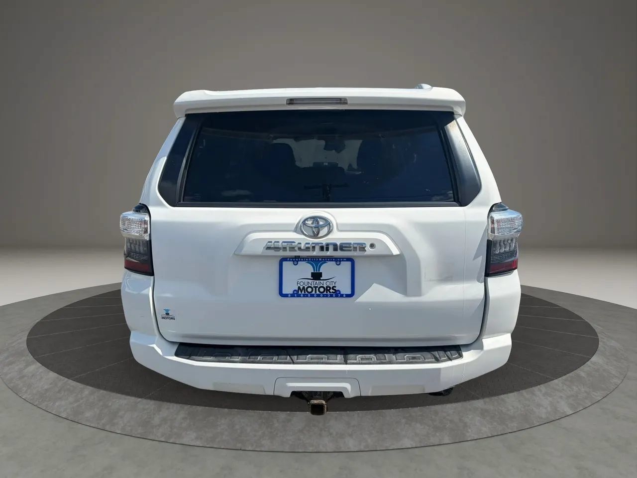 Used 2014 Toyota 4Runner SR5 AWD/4WD image 4