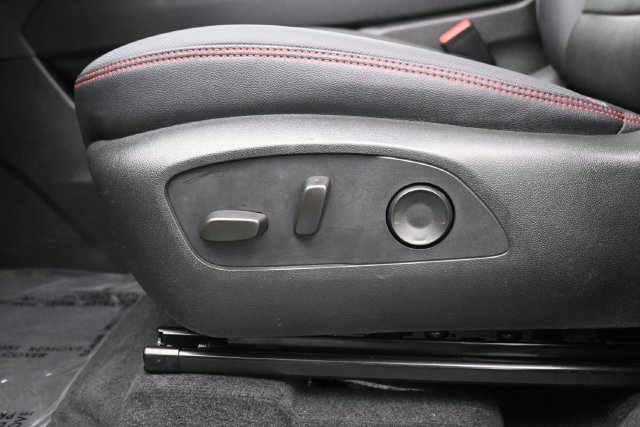 Used 2025 Chevrolet Traverse RS AWD/4WD image 25