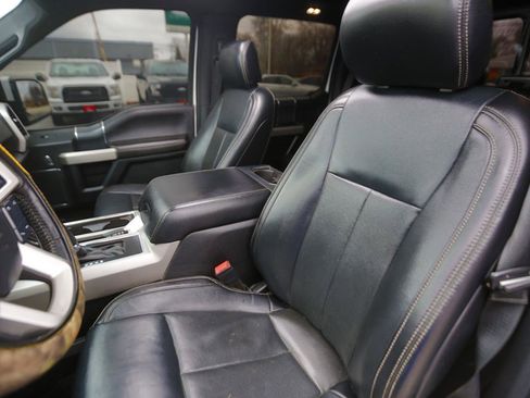 Used 2019 Ford F150 Lariat w/ Equipment Group 502A Luxury image 5