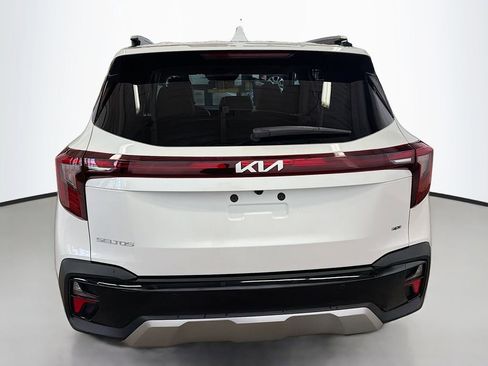 Used 2025 Kia Seltos EX w/ EX Sunroof Package image 8