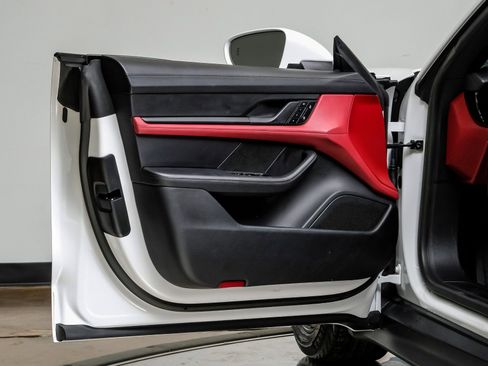 Used 2023 Porsche Taycan image 42