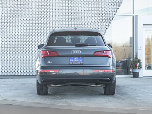 Used 2020 Audi Q5 Premium image 28