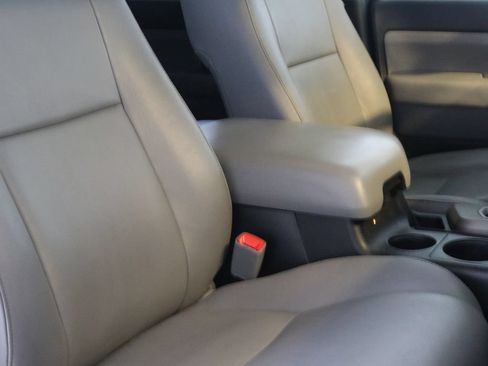 Used 2013 Toyota Sequoia SR5 AWD/4WD image 43