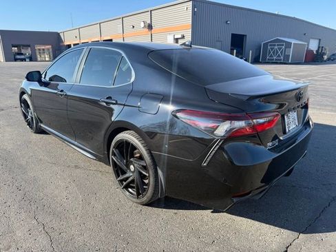 Used 2021 Toyota Camry SE image 6