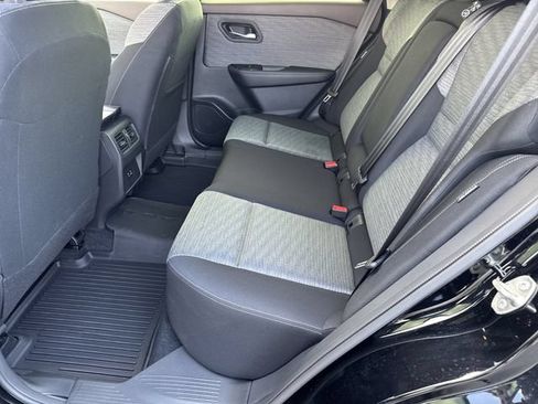 Used 2023 Nissan Rogue SV AWD/4WD image 12