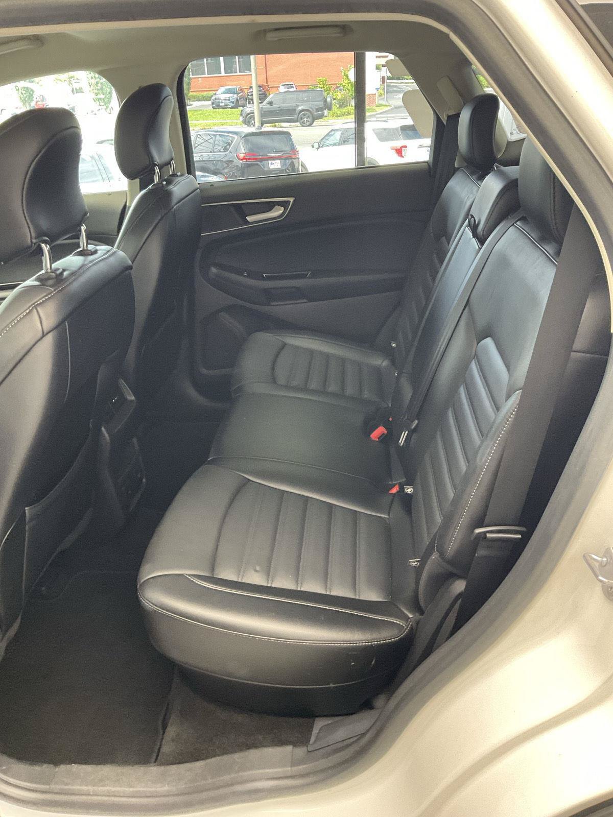Used 2017 Ford Edge SEL w/ Equipment Group 201A AWD/4WD image 10