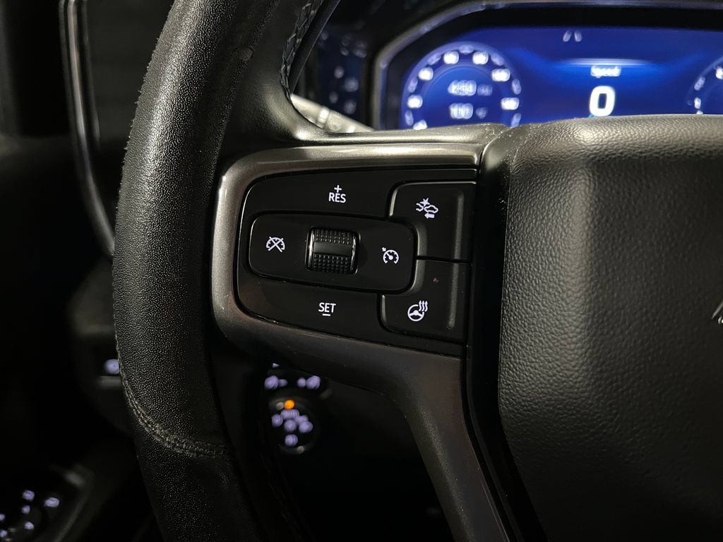 Used 2024 Chevrolet Silverado 3500 High Country w/ Technology Package AWD/4WD image 4