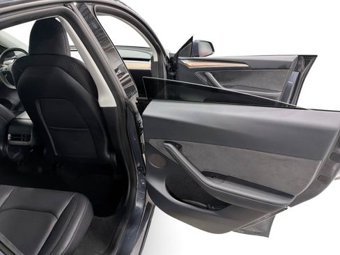Certified 2023 Tesla Model Y Long Range AWD/4WD image 12